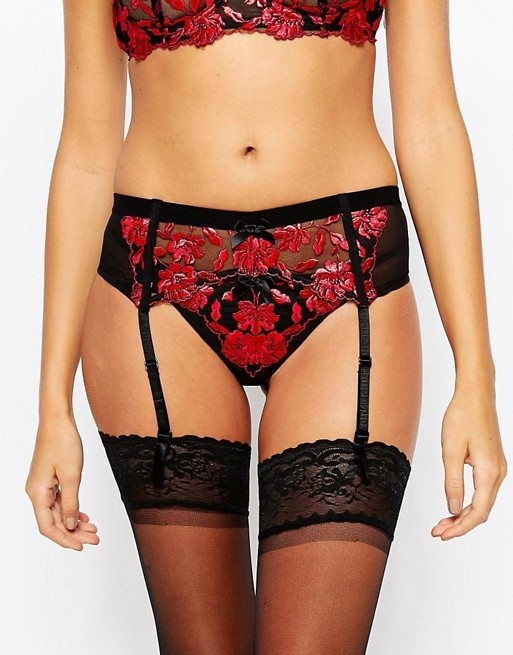 Lace Kiss Garter Belt